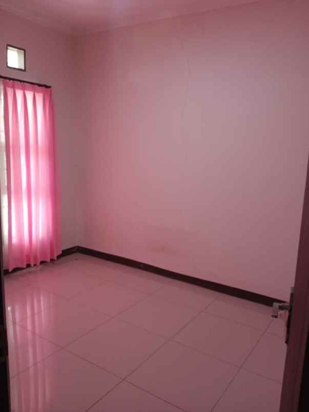 dijual rumah cluster taman kopo