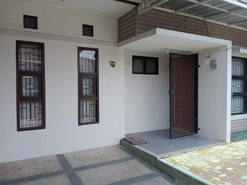 dijual rumah cluster taman kopo