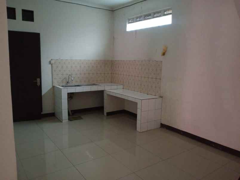 dijual rumah cluster taman kopo