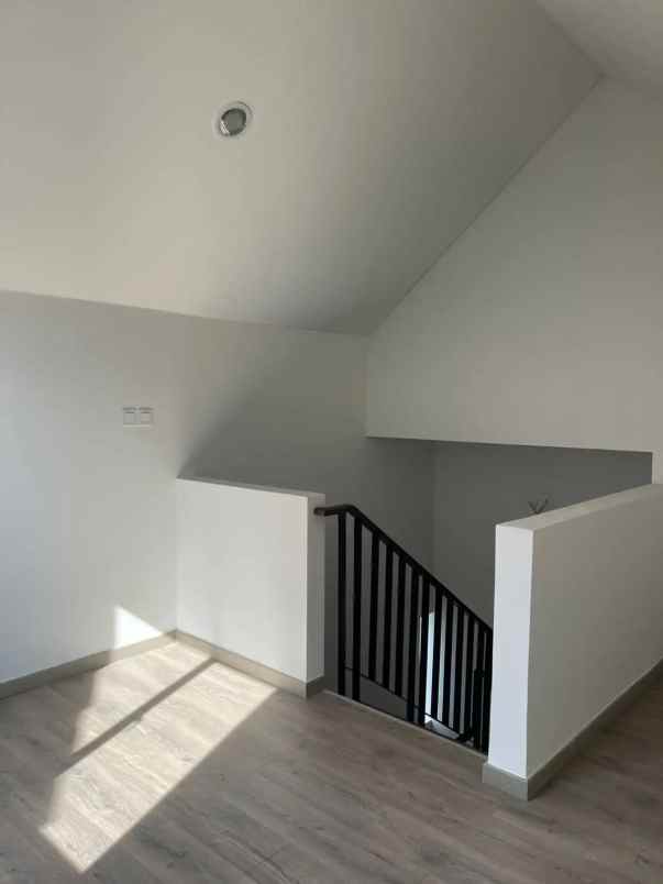 dijual rumah cluster wisteria keppel land