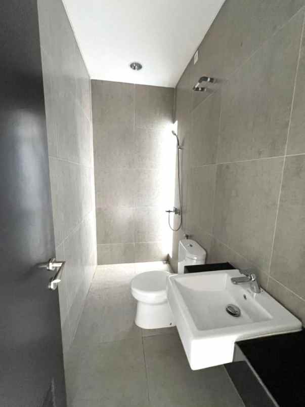 dijual rumah cluster wisteria keppel land