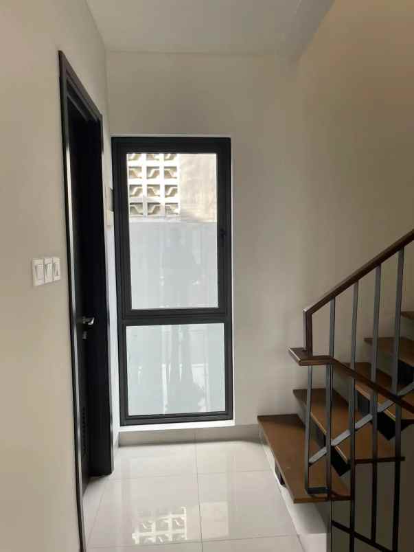 dijual rumah cluster wisteria keppel land