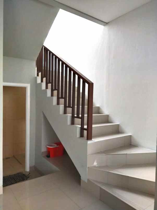 dijual rumah cluster yarra jgc jakarta