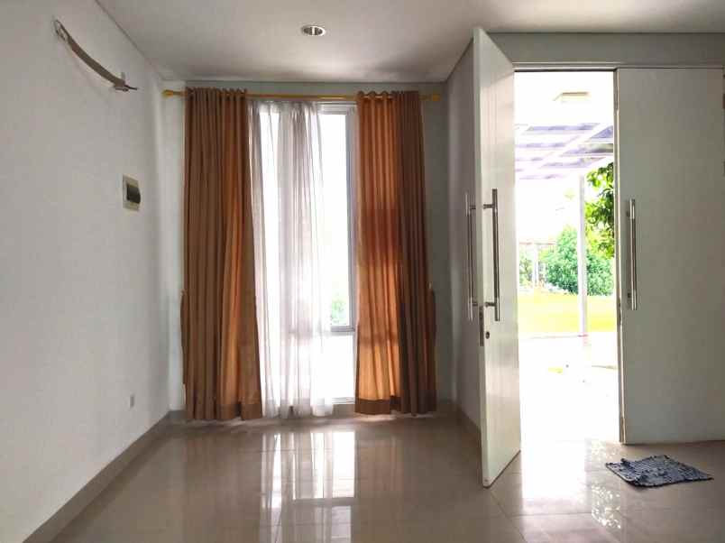 dijual rumah cluster yarra jgc jakarta