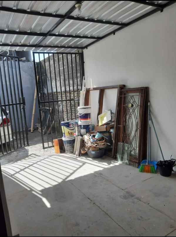 dijual rumah condongcatur kec depok