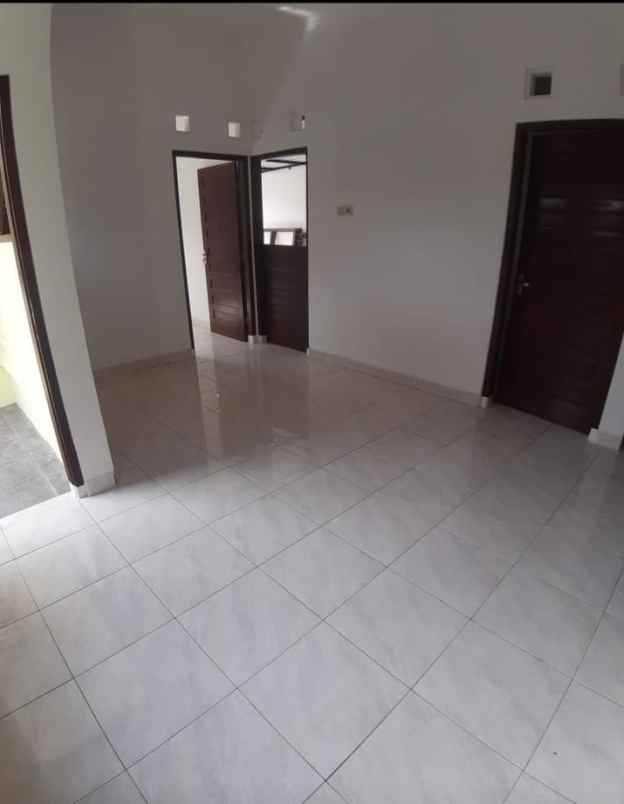 dijual rumah condongcatur kec depok