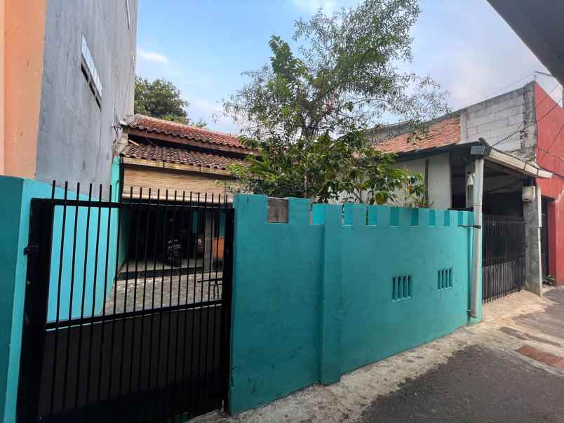 dijual rumah dekat bintaro plaza