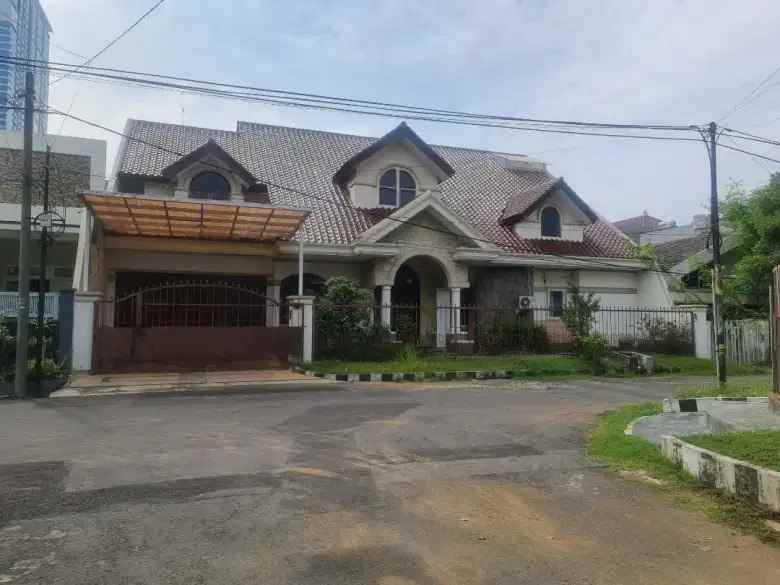 dijual rumah dharmahusada indah selatan