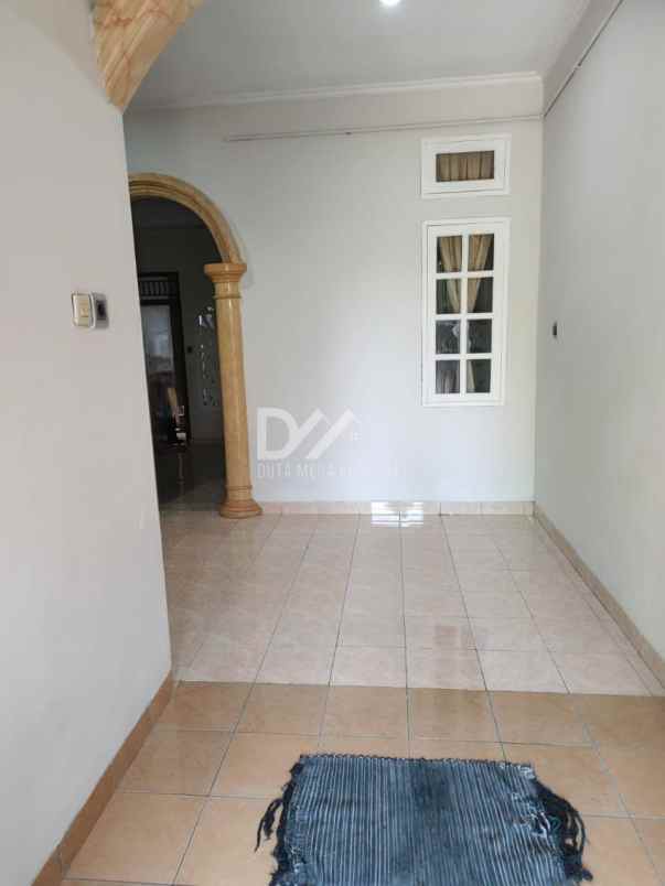 dijual rumah di graha raya bintaro