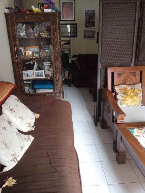 dijual rumah di riung bandung saluyu