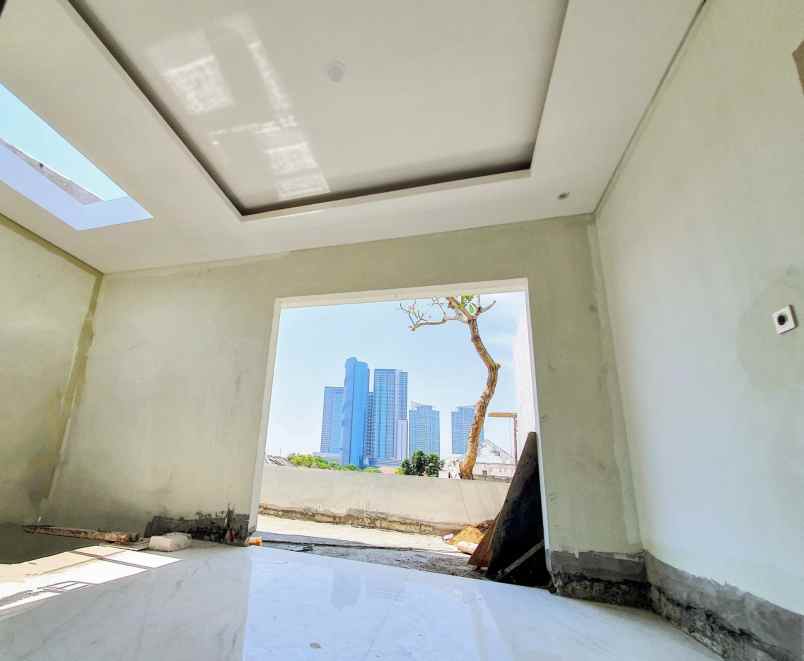 dijual rumah dukuh kupang timur bintang