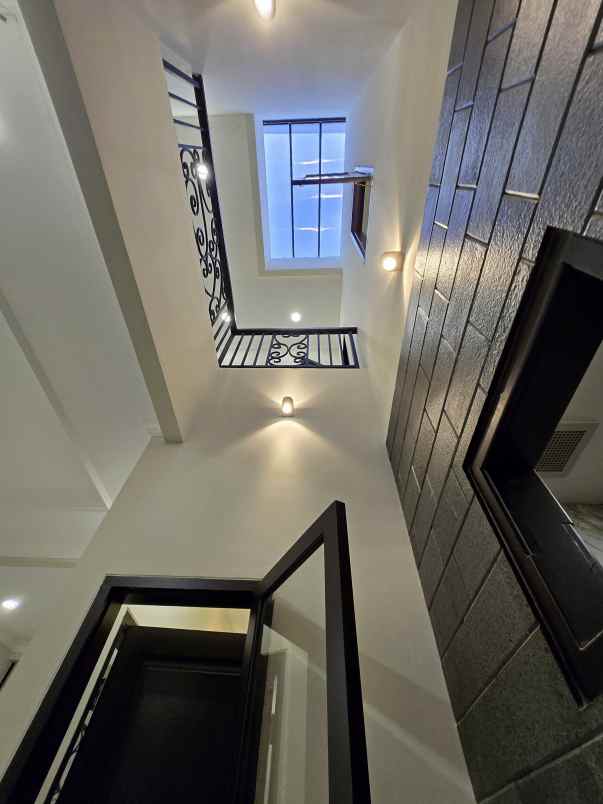 dijual rumah duren sawit