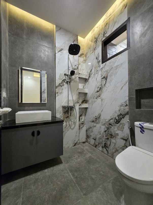 dijual rumah duren sawit