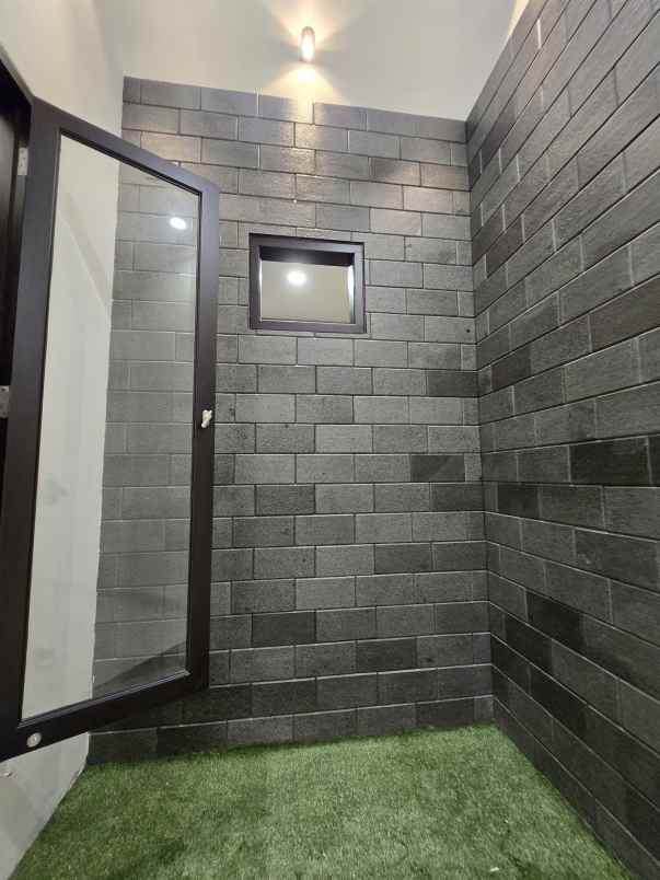 dijual rumah duren sawit