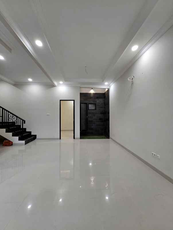 dijual rumah duren sawit