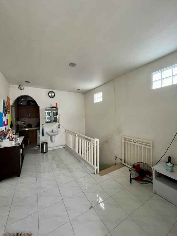 dijual rumah duren sawit