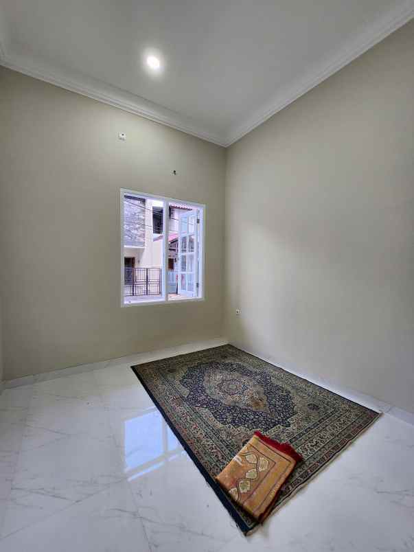 dijual rumah duren sawit jaktim