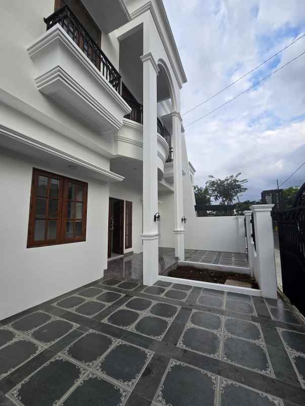 dijual rumah duren sawit jaktim