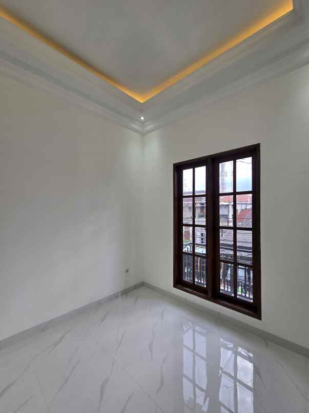 dijual rumah duren sawit jaktim