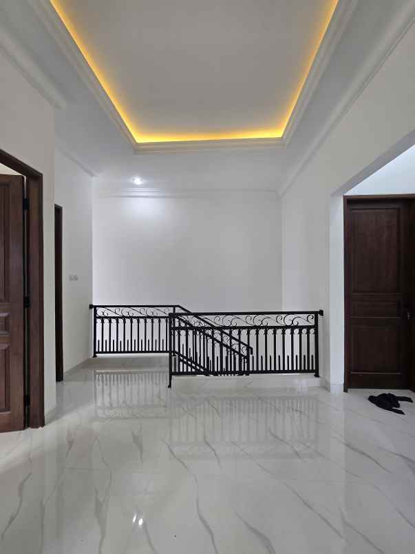 dijual rumah duren sawit jaktim