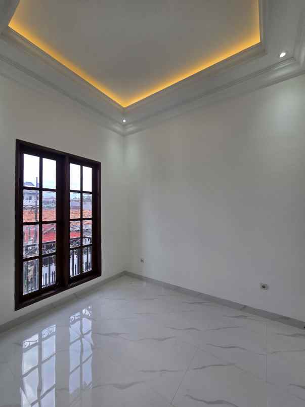 dijual rumah duren sawit jaktim