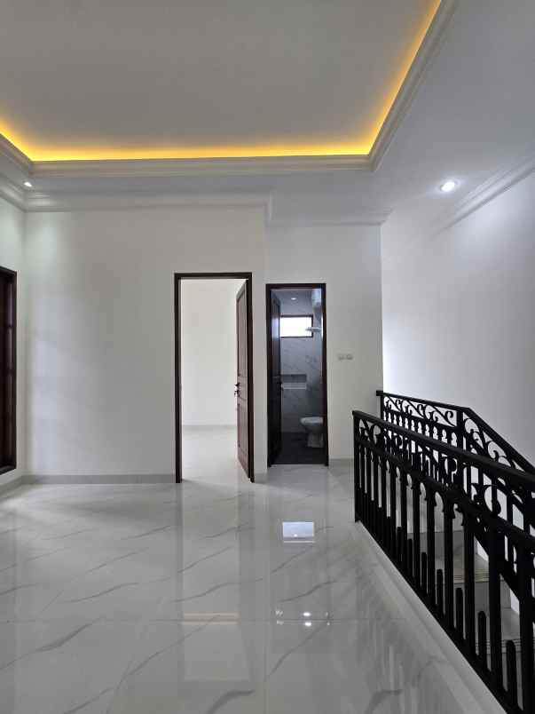 dijual rumah duren sawit jaktim