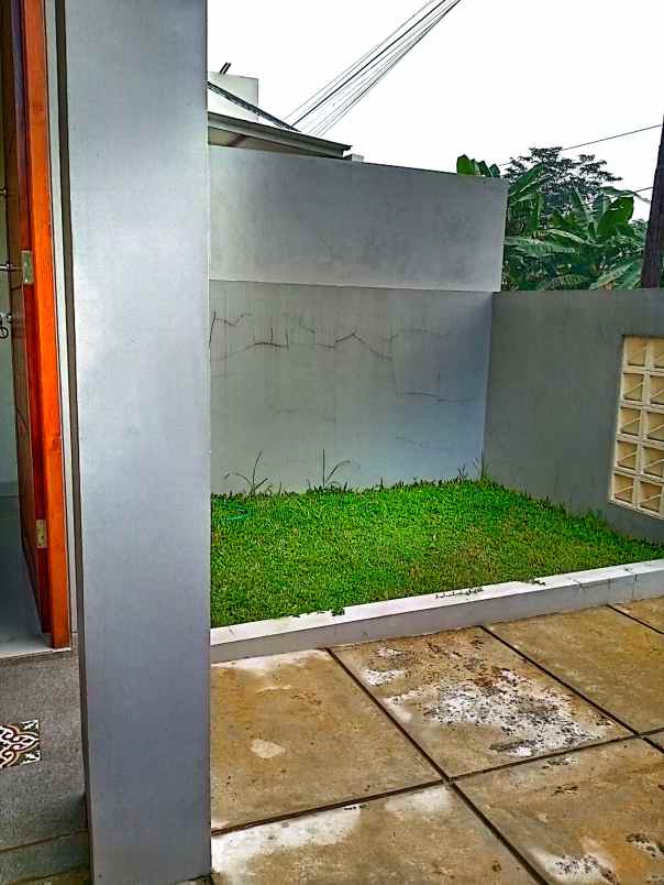 dijual rumah duren seribu