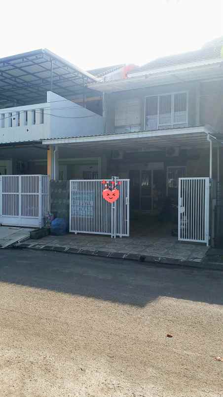 dijual rumah duta garden cluster