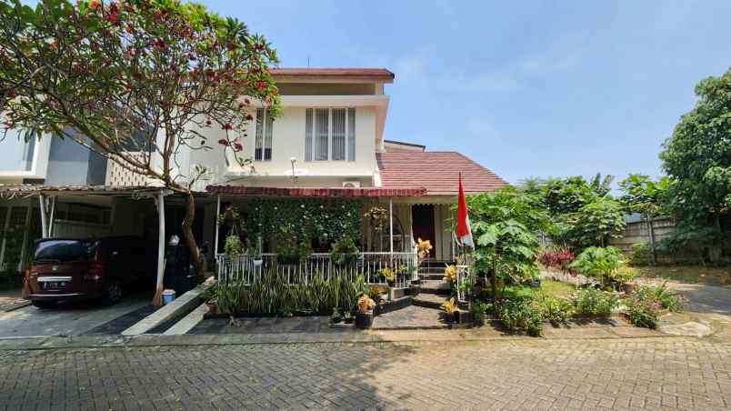dijual rumah emerald bintaro