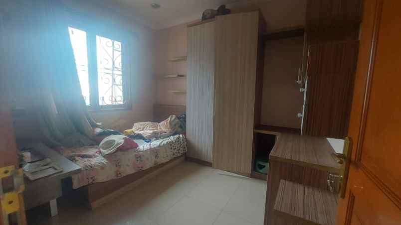 dijual rumah gading griya lestari