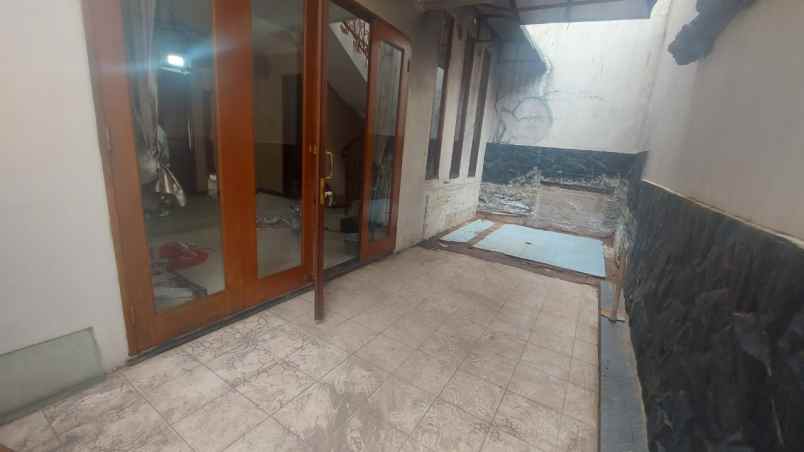 dijual rumah gading griya lestari