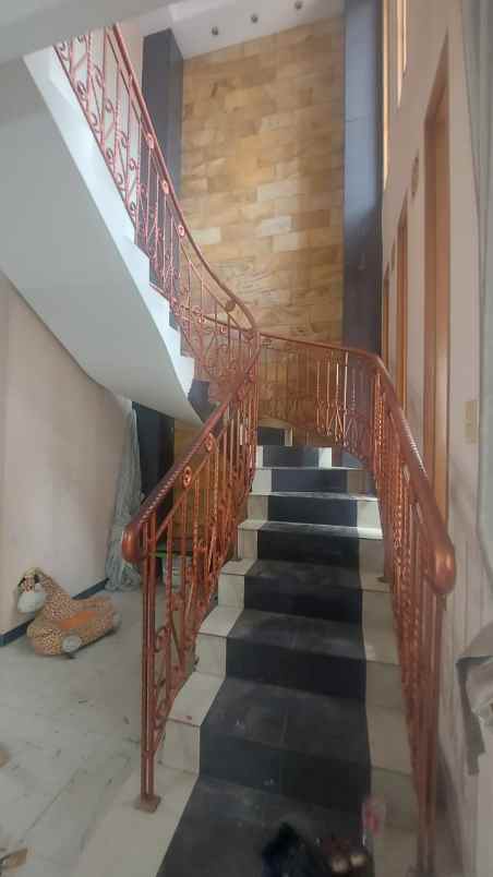 dijual rumah gading griya lestari