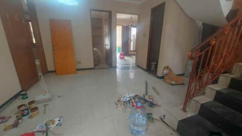 dijual rumah gading griya lestari