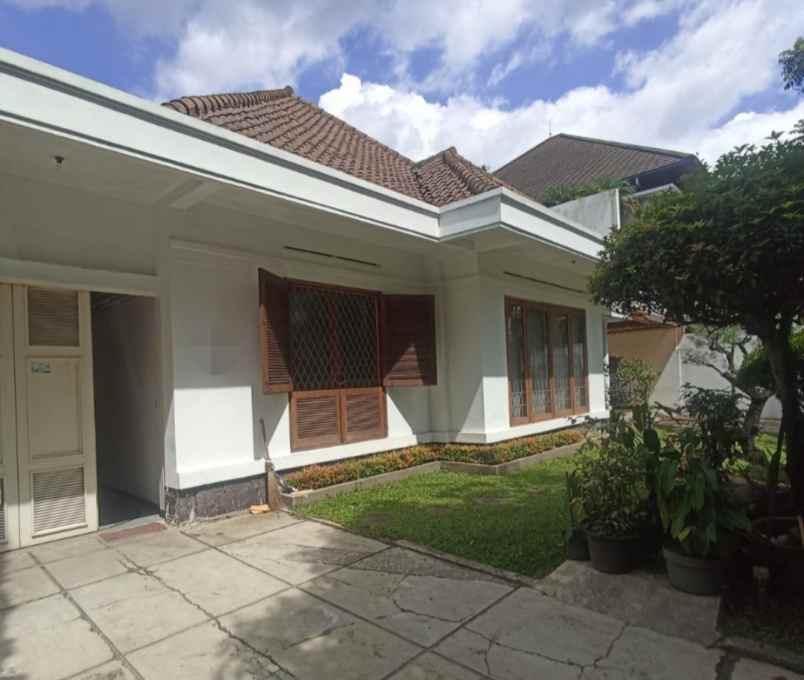 dijual rumah gatot subroto