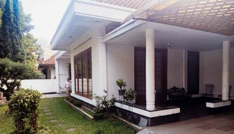 dijual rumah gatot subroto