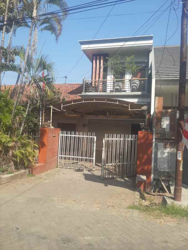 dijual rumah gayungsari