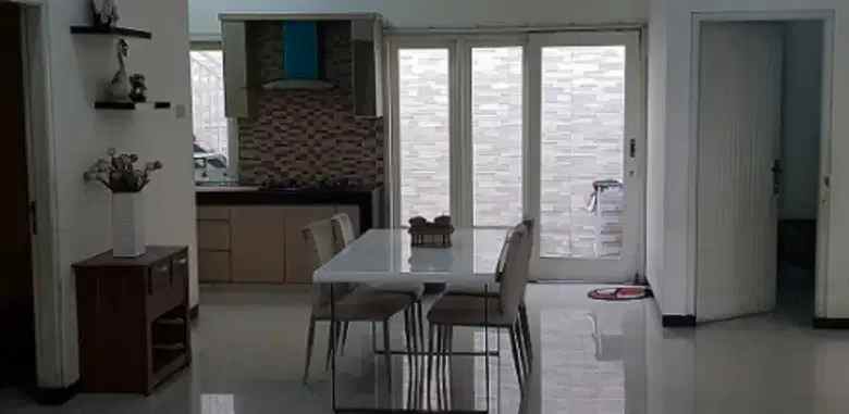 dijual rumah gayungsari barat surabaya