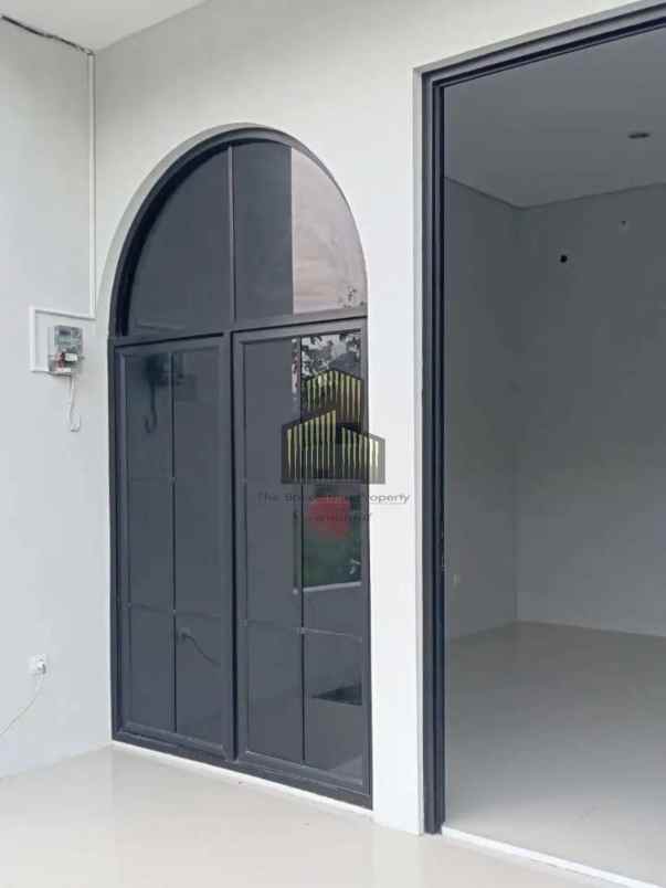 dijual rumah gedawang