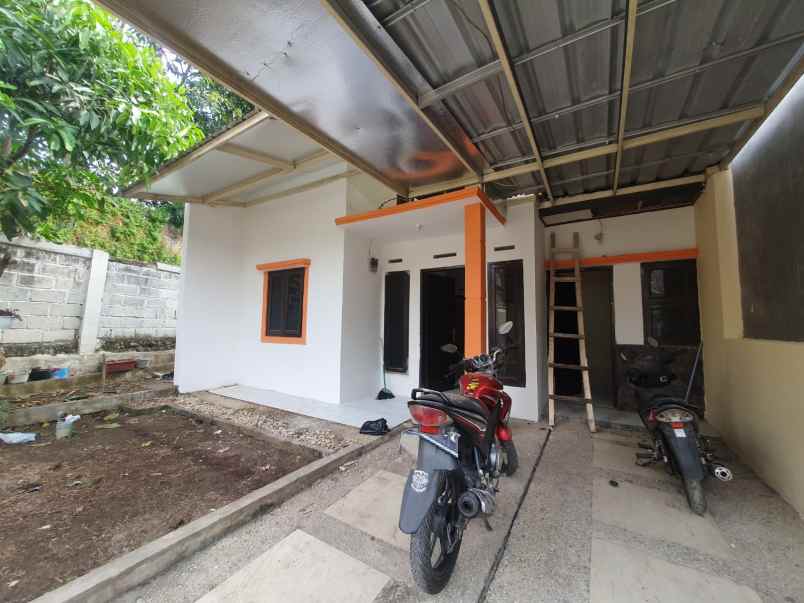 dijual rumah giri mekar permai