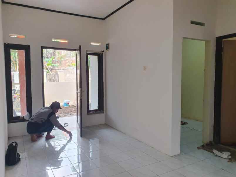 dijual rumah giri mekar permai