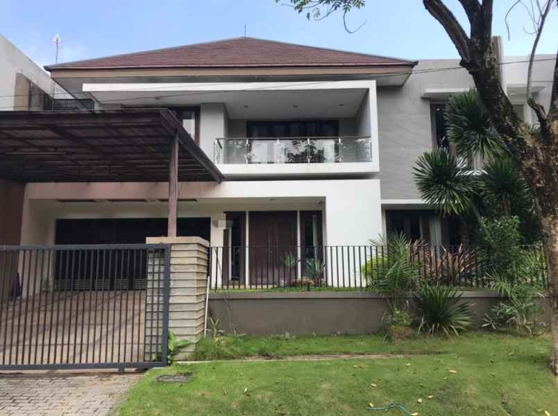 dijual rumah graha famili