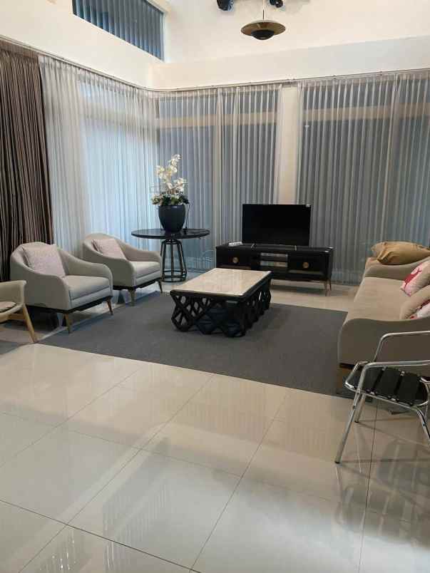 dijual rumah graha natura lontar