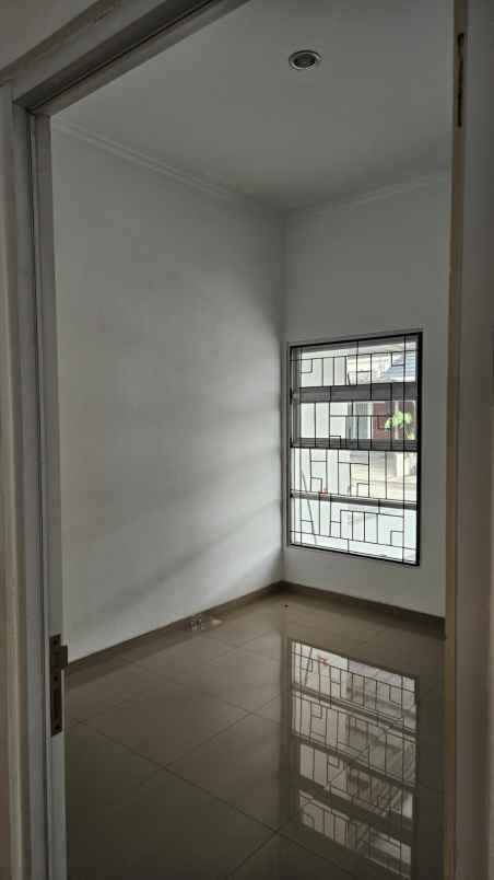 dijual rumah grand parahyangan kencana