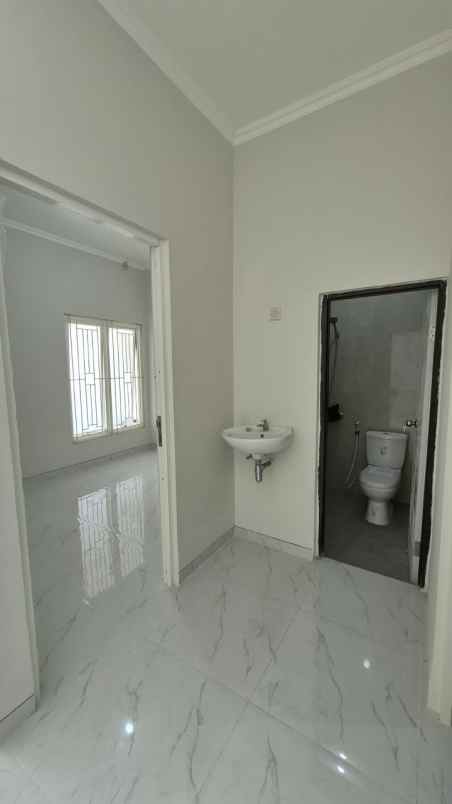 dijual rumah grand semanggi