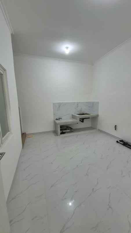 dijual rumah grand semanggi