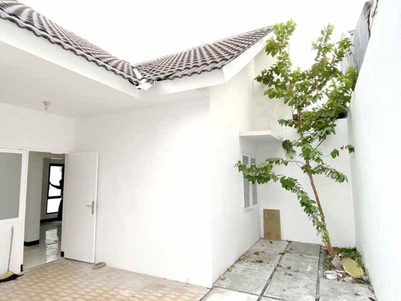 dijual rumah grand surya