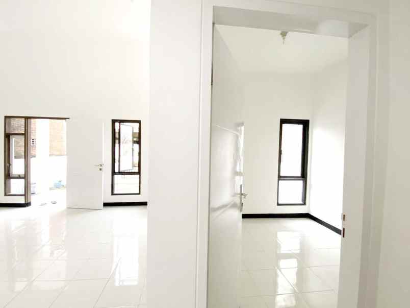 dijual rumah grand surya