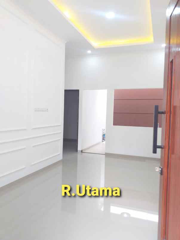 dijual rumah grand wisata perum bekasi