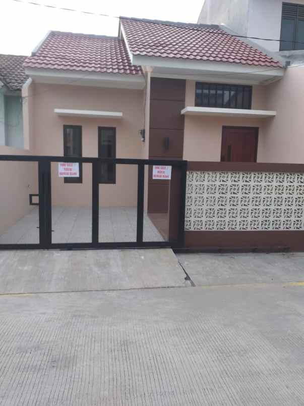 dijual rumah grand wisata perum bekasi