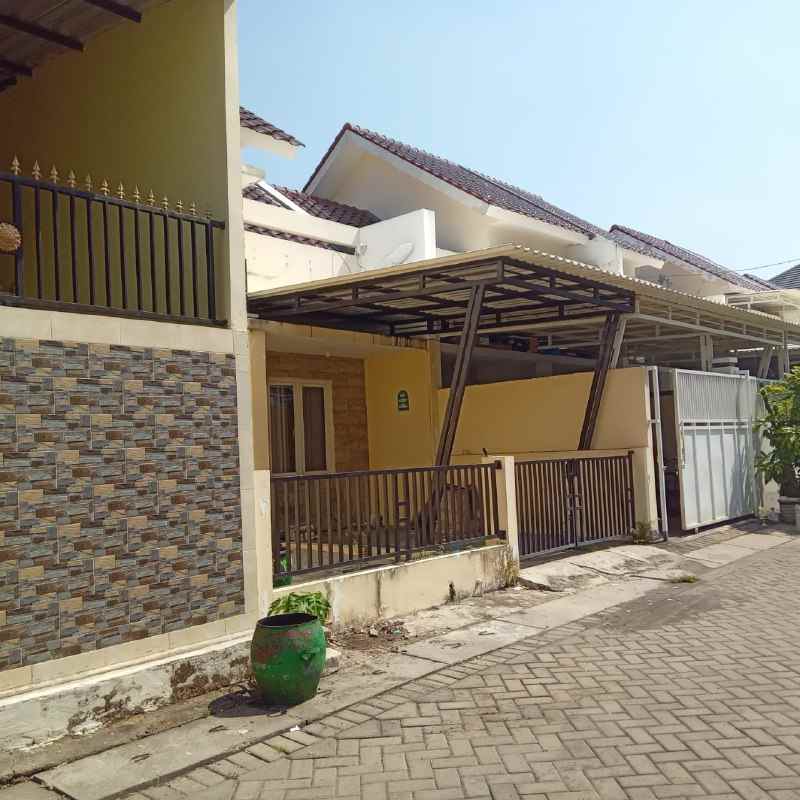 dijual rumah greenlake wonorejo